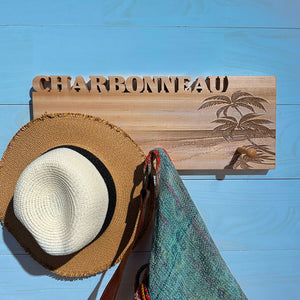 coat rack, wooden hanging rack with 3 pegs for hanging hats, towels or bags