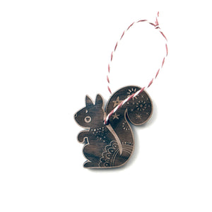 Woodland-Christmas-Ornaments-squirrel-walnut