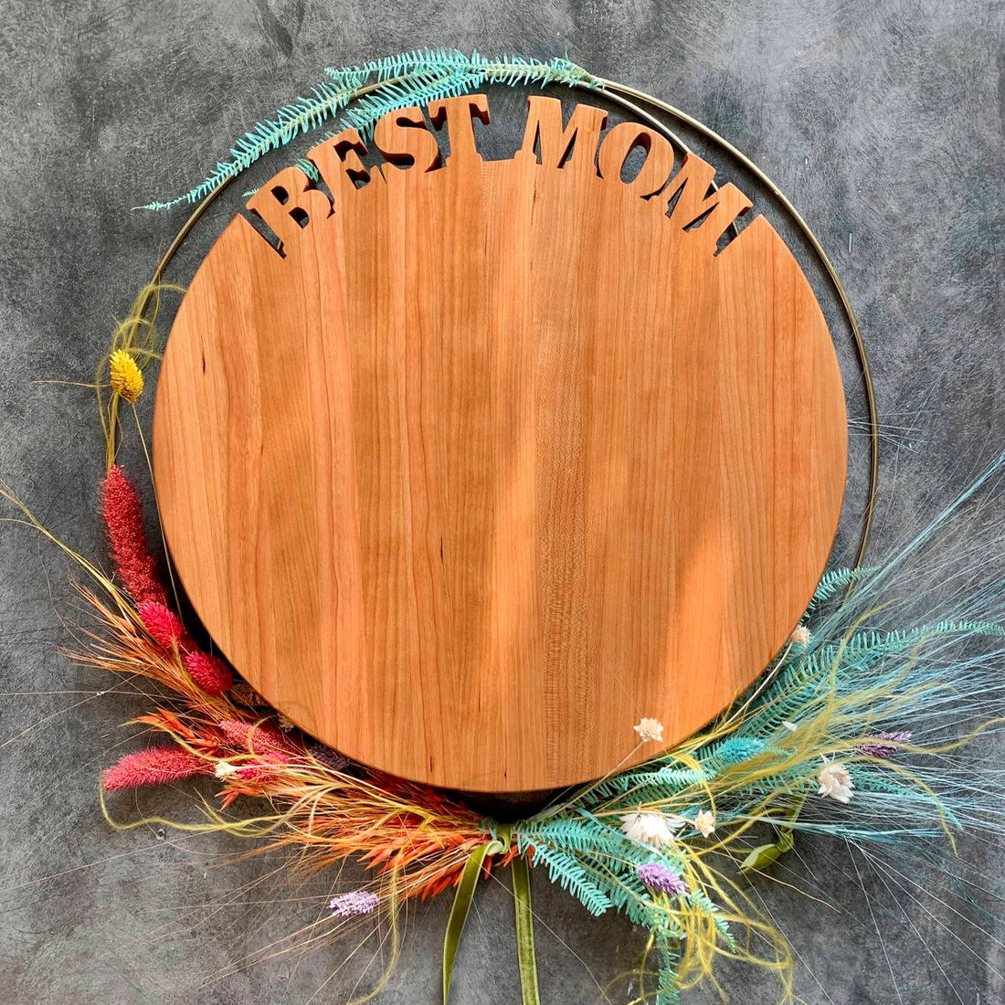 Best Mom Personalized Cutting Board