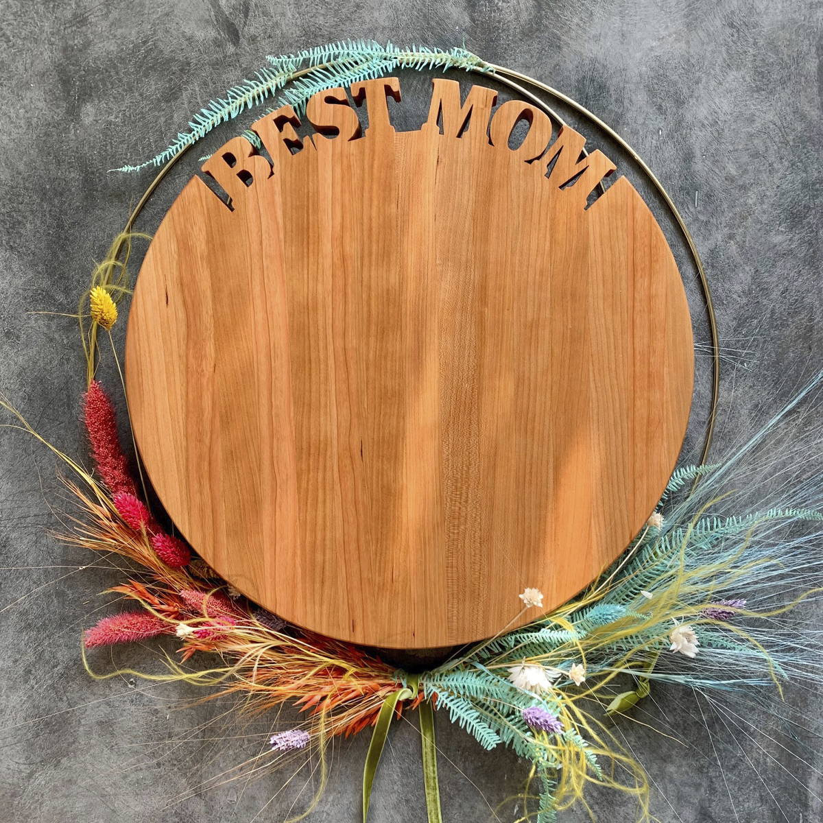 Best Mom Personalized Cutting Board