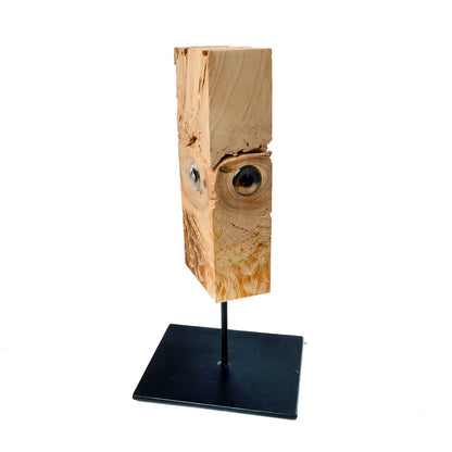land animal art, owl on metal stand