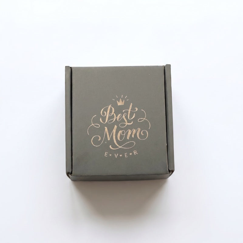 Gray box with 'Best Mom Ever' text on a white background