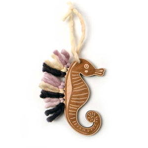 Animal Crafts - Seahorse shape with yarn