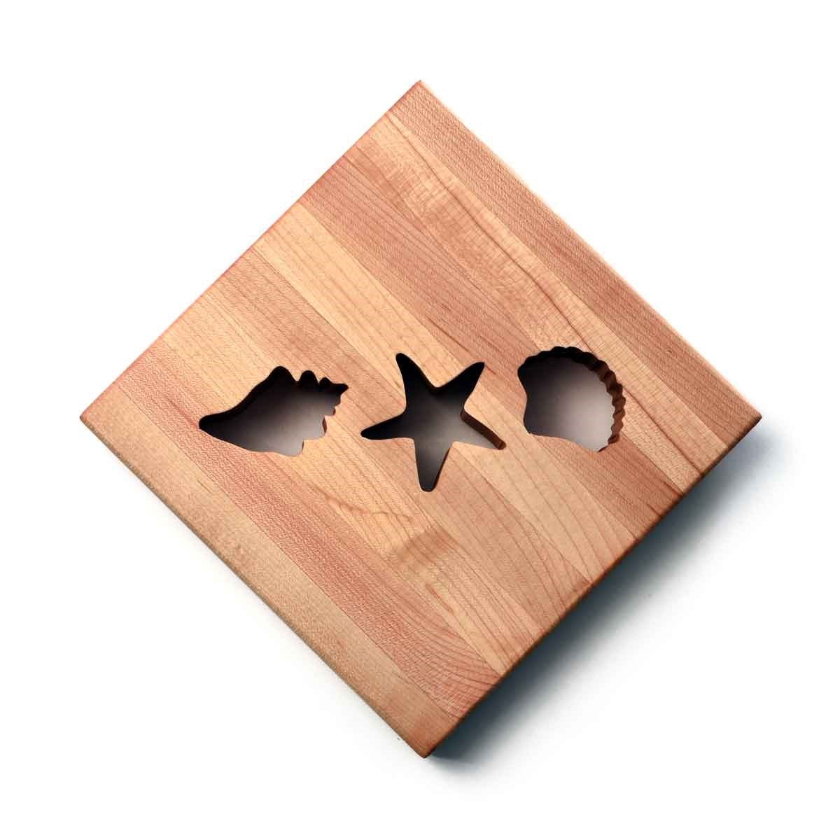 DECORATIVE TRIVETS