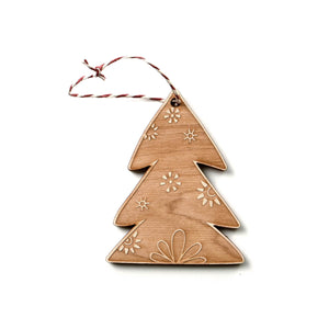 Woodland-Christmas-Ornaments-tree-maple-wood